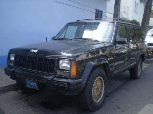 Vendo jeep cherokee limited 4x4 del 88 dual en Lima - Autos | 216116