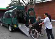 Minivan con rampa para silla de ruedas segunda mano  Lima